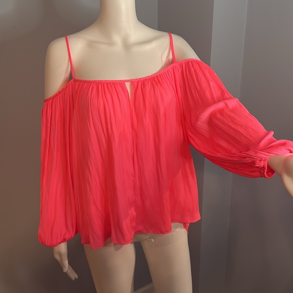 Pink top - Picture 4 of 5